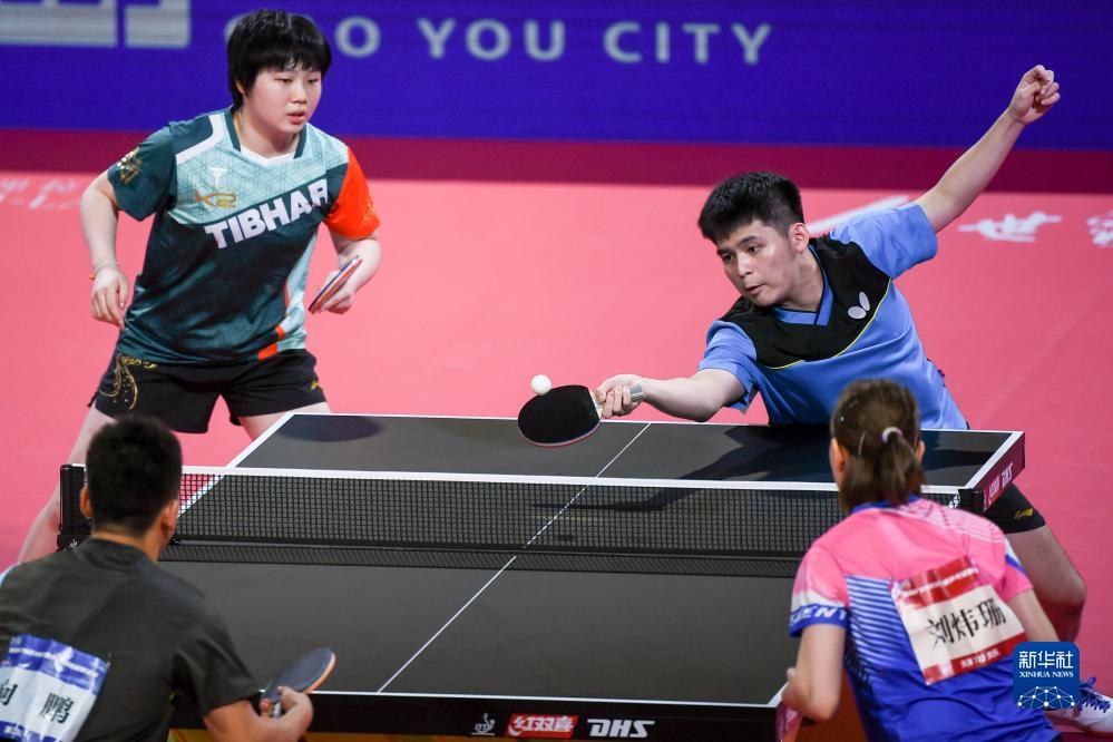 在赛场上发 在赛场上发